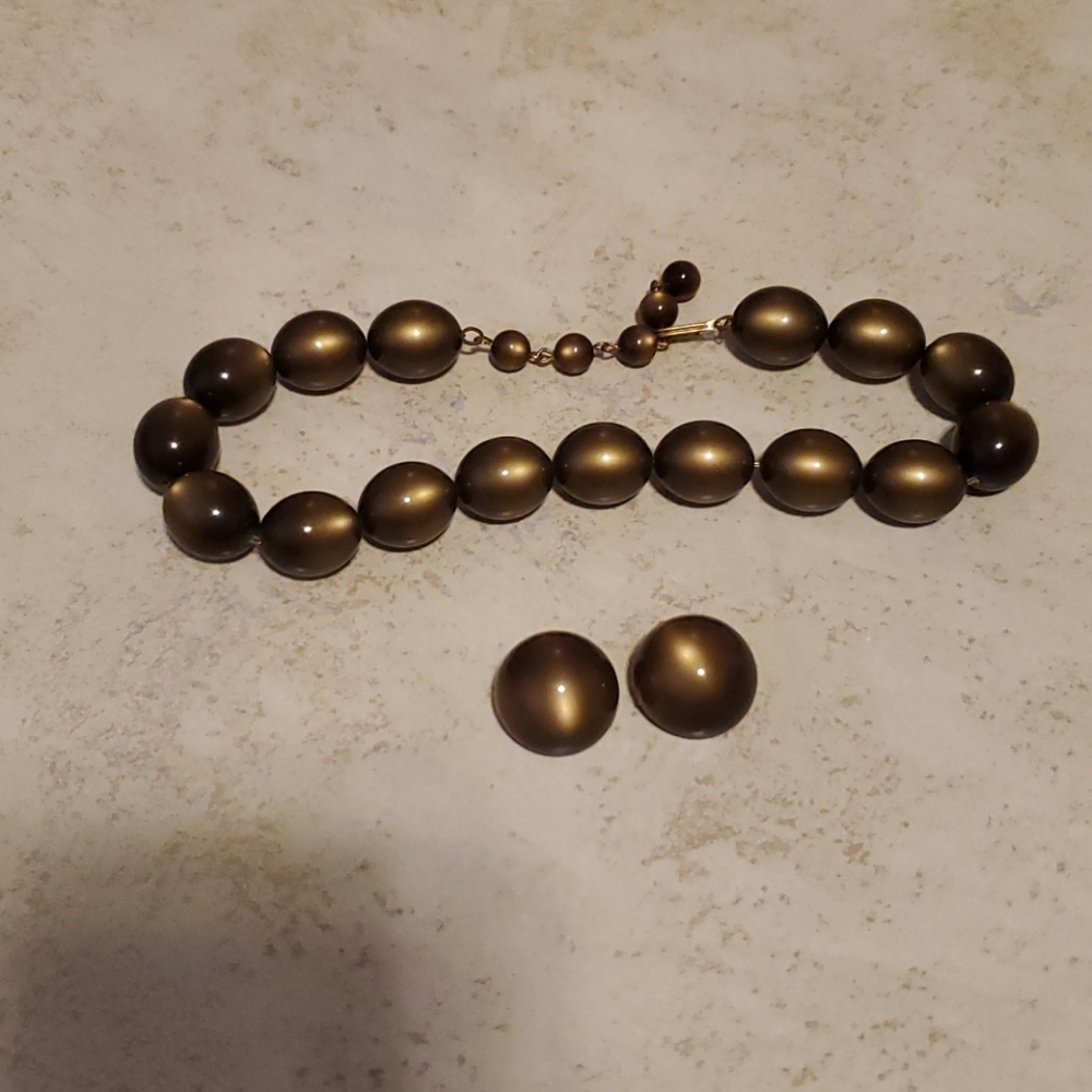 Necklace & earings